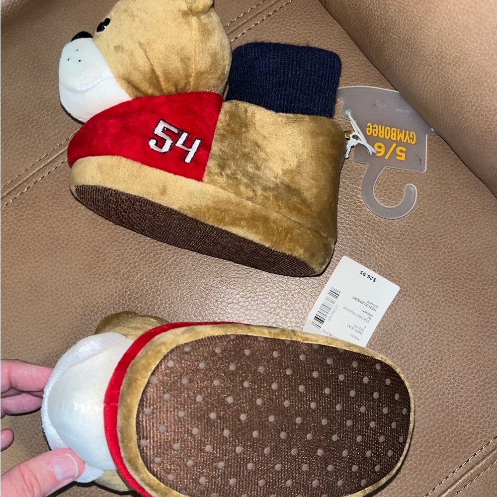 NWT Gymboree adorable Bulldog  slippers sz 5/6 toddler sz